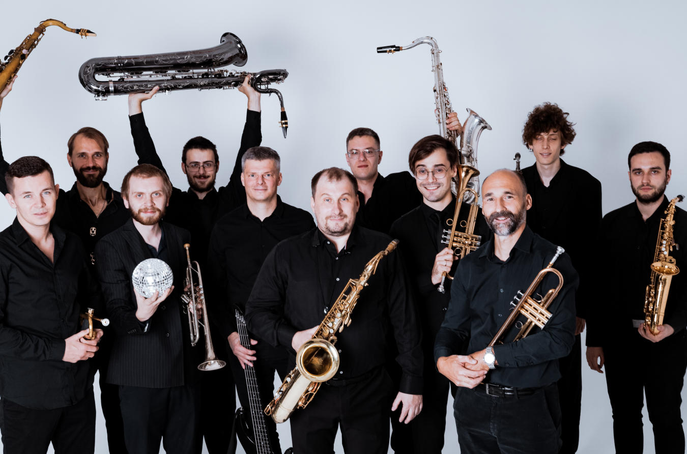 Джаз с русским характером: Биг-Бэнд Good Orchestra и балалайка