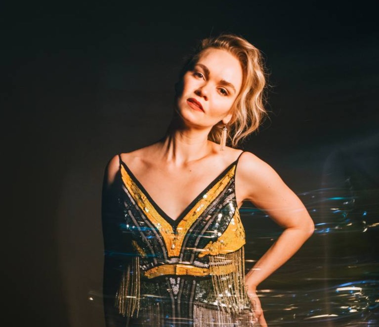 Саша Алмазова и CoolGroove Bigband п/у Юрия Ковешникова