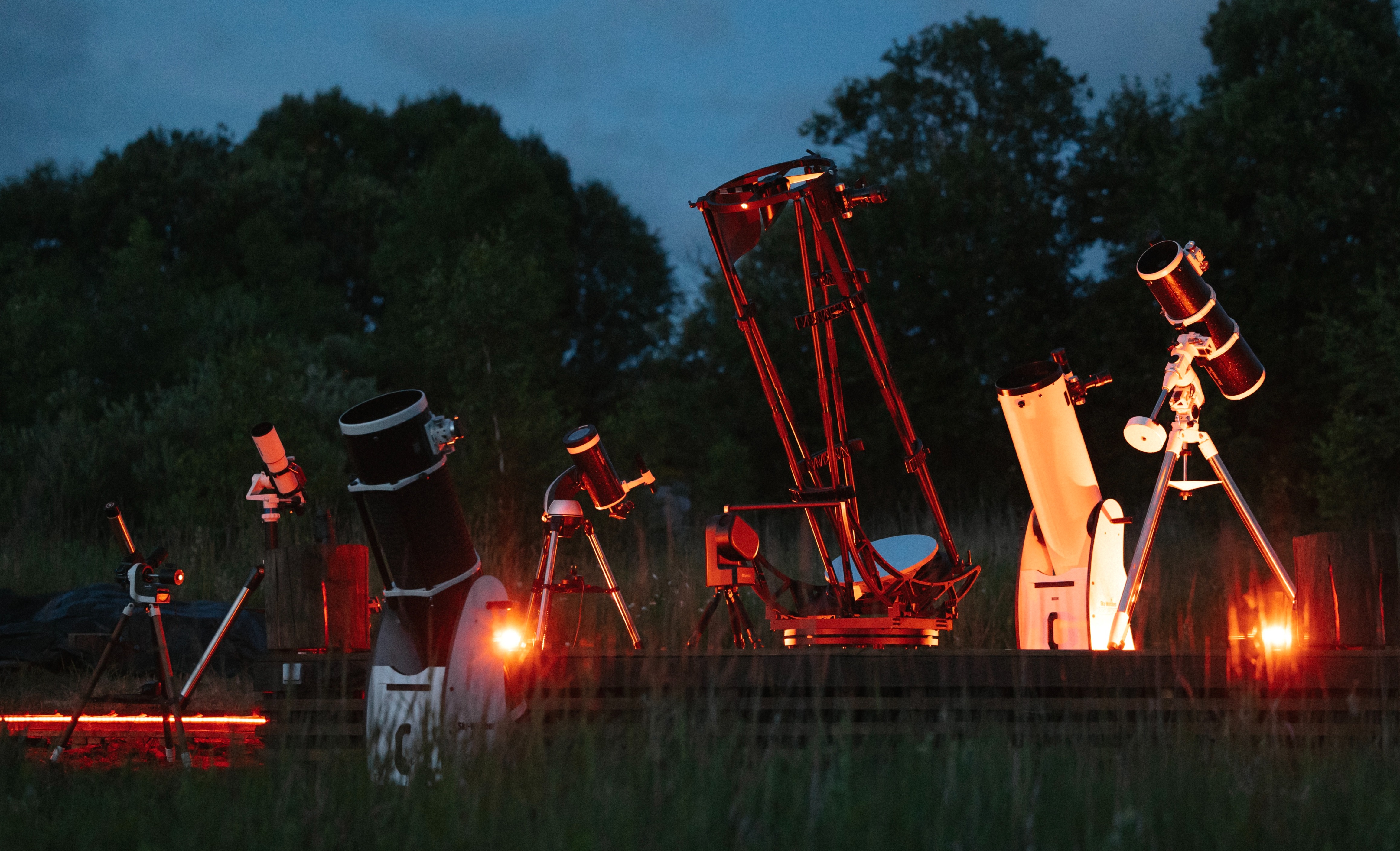 Инженерно-космический кэмп в Astroglamp с наблюдениями в телескопы, лекциями, музыкой и кино