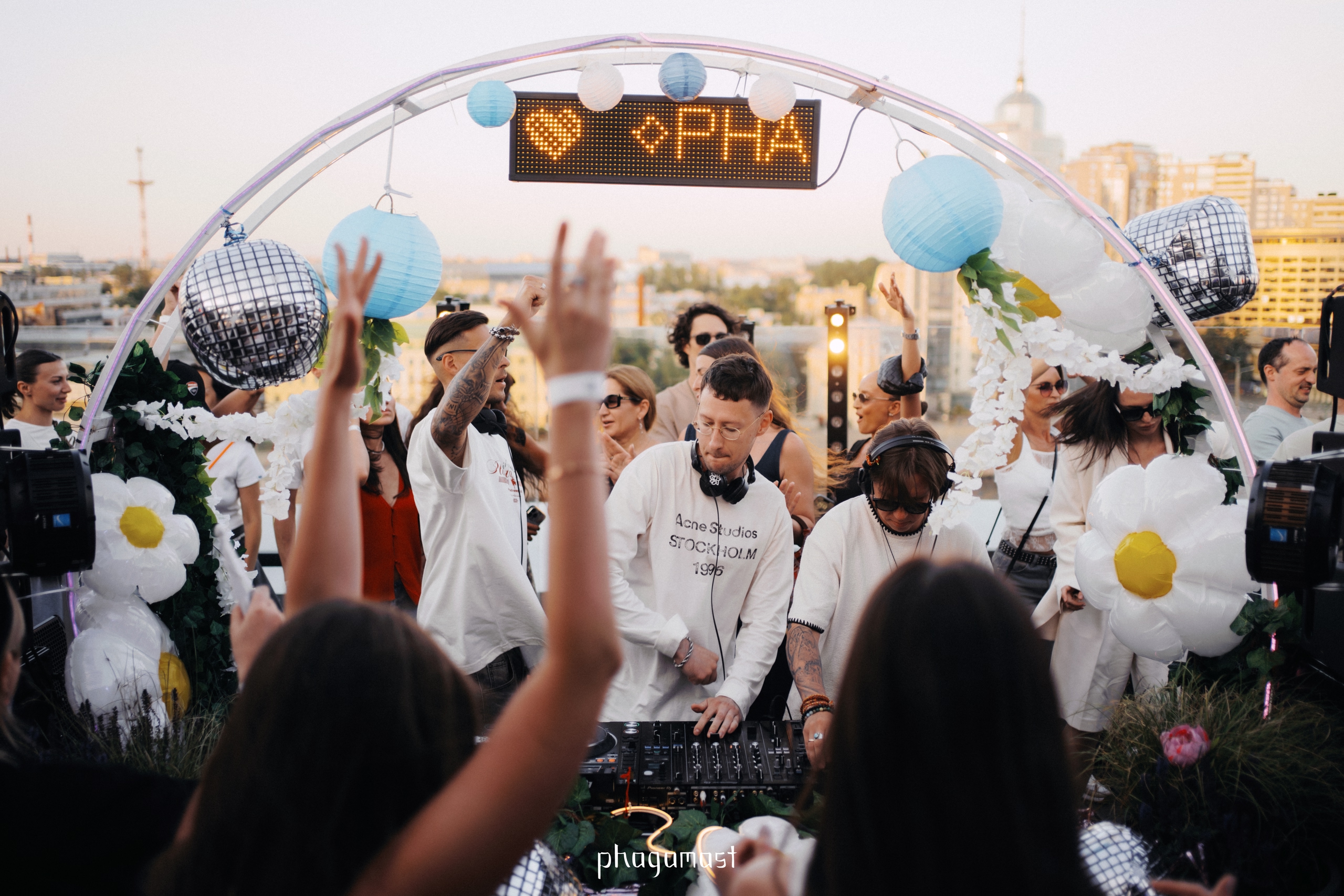 Phagamast Rooftop daytime Крыша 18