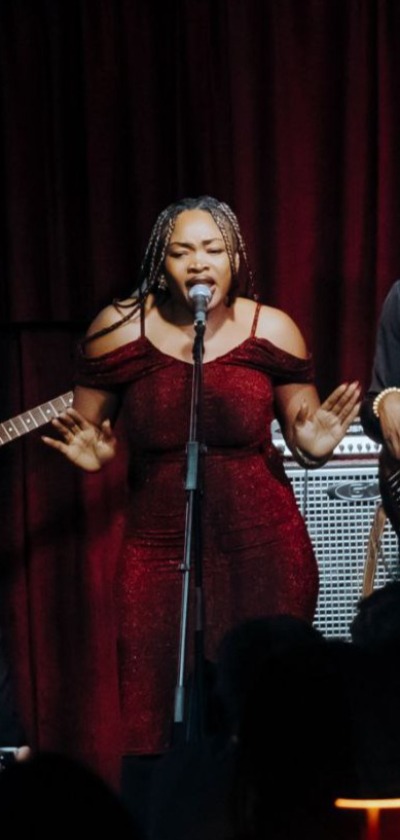 Мировые хиты от дивы из Африки в высотке на Котельнической