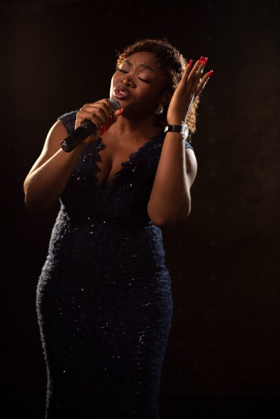 Мировые хиты от дивы из Африки в высотке на Котельнической